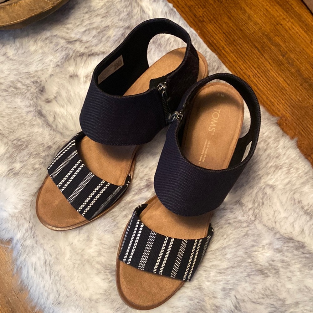 Toms Zipper heel